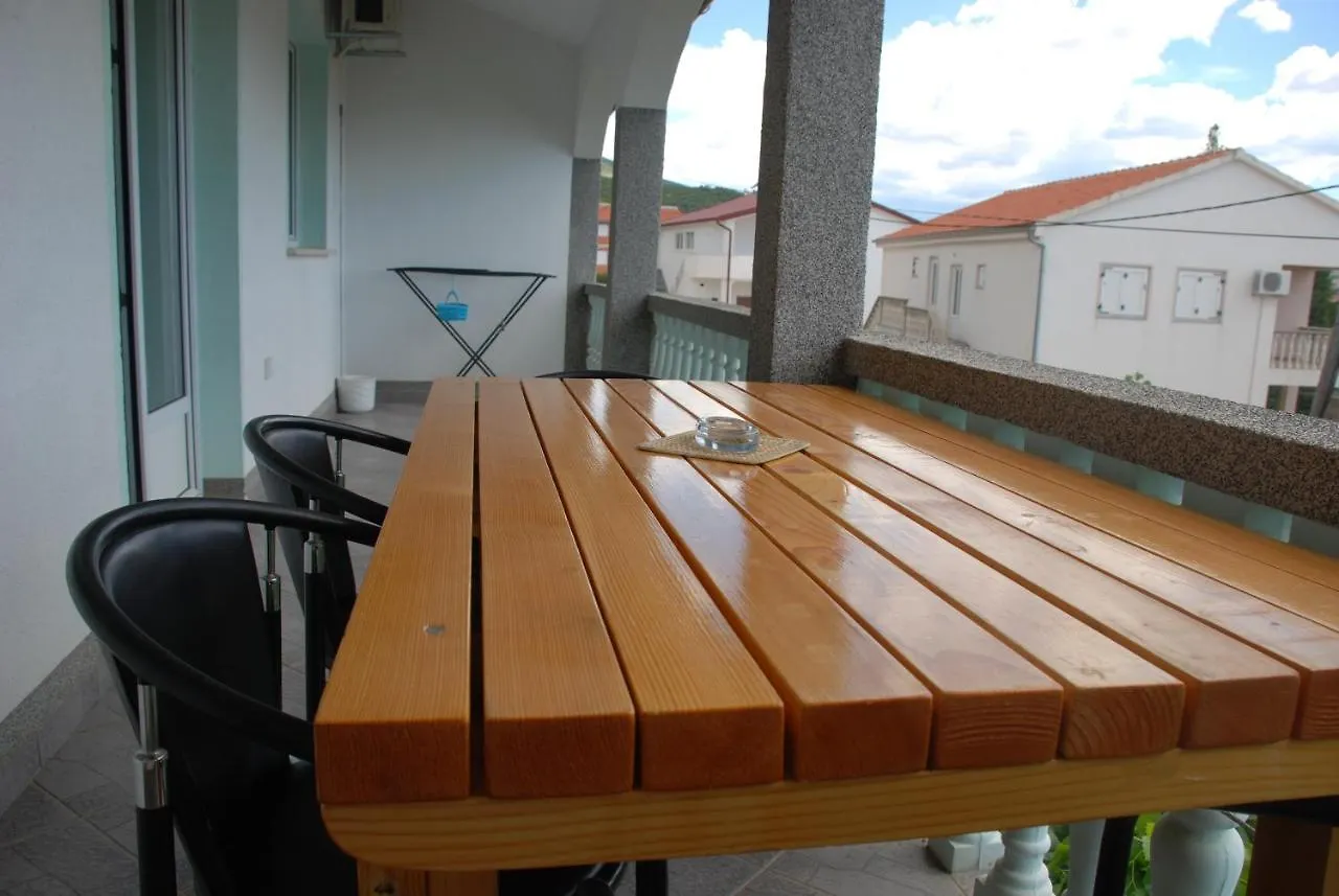 Apartment Villa Una - Karin Gornji Gornji Karin