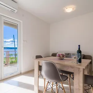Dupor Apartment